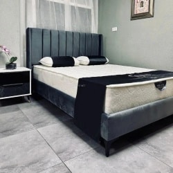 MYKONOS | מיטה זוגית מרופדת עם תיפורים בעיצוב קלאסי 160/200 ס״מ / שחור